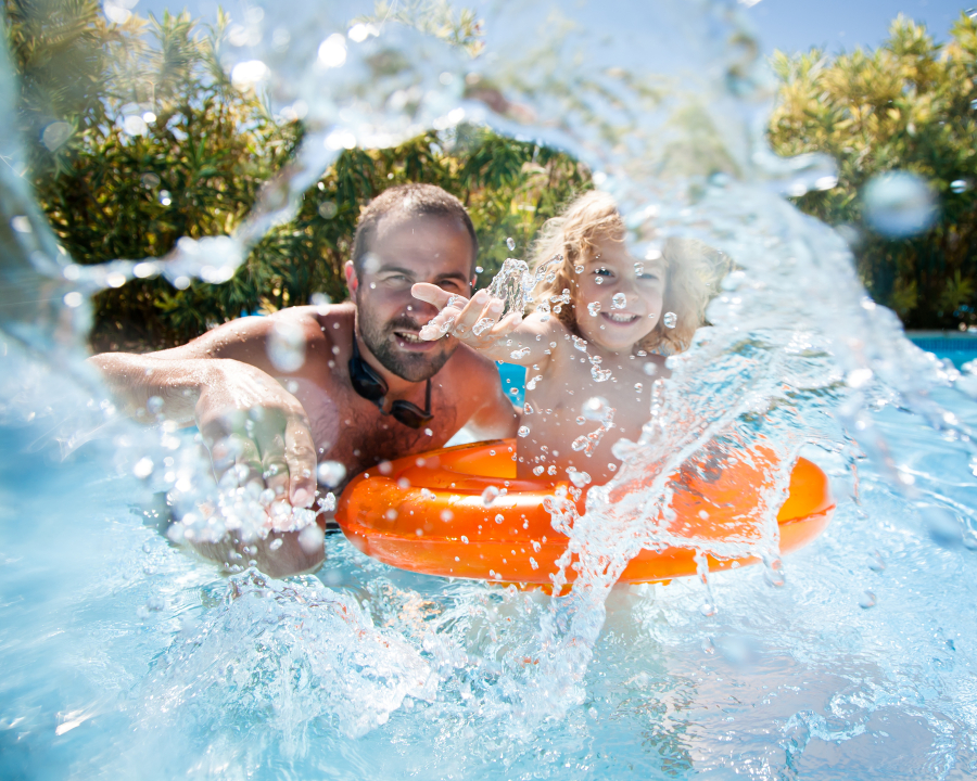 famille au camping pas cher ile de Ré avec piscine