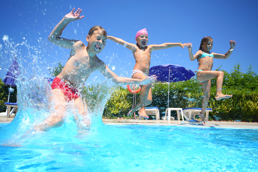 famille piscine camping du Pays basque