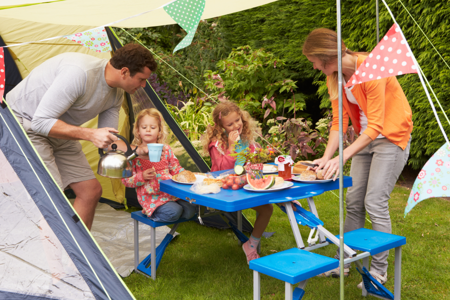 famille dans un camping Murol