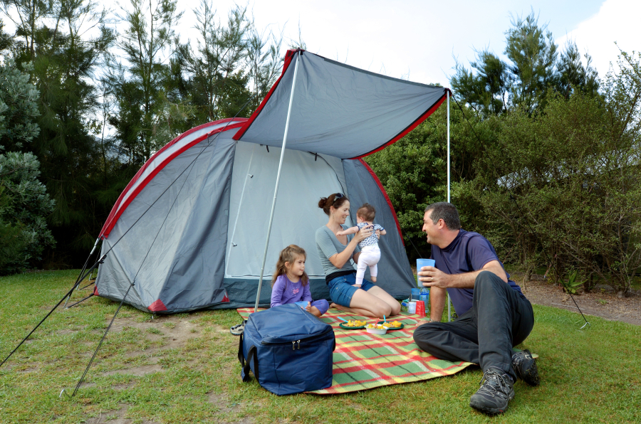 famille dans un camping Murol 